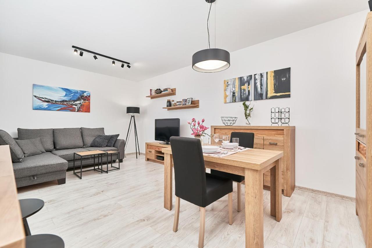 Exclusive Apartments Teczowa With Underground Parking By Noclegi Renters Breslavia Exterior foto