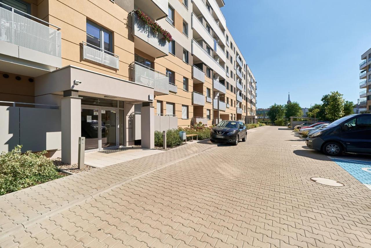 Exclusive Apartments Teczowa With Underground Parking By Noclegi Renters Breslavia Exterior foto