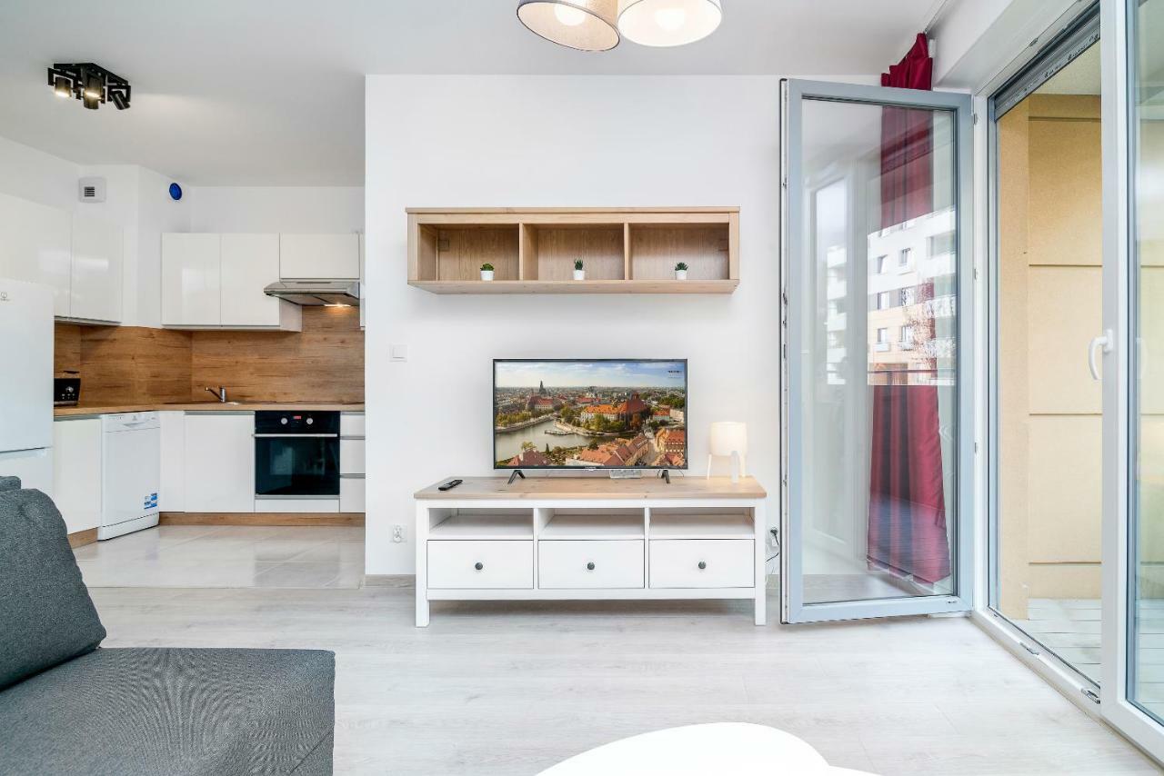 Exclusive Apartments Teczowa With Underground Parking By Noclegi Renters Breslavia Exterior foto