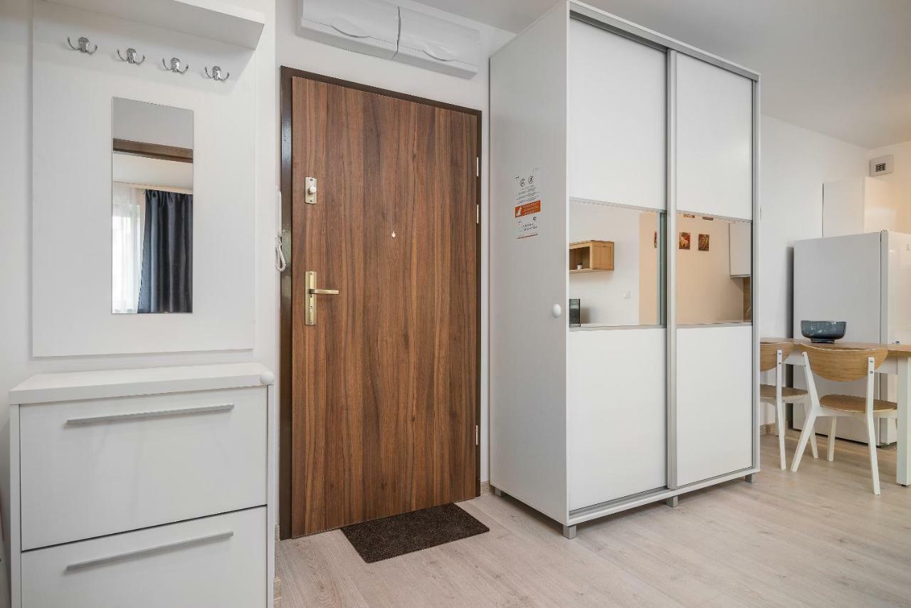 Exclusive Apartments Teczowa With Underground Parking By Noclegi Renters Breslavia Exterior foto