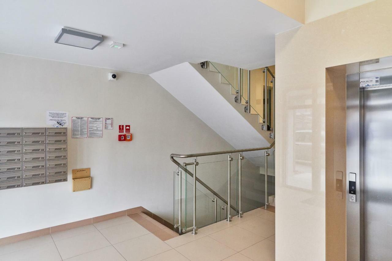 Exclusive Apartments Teczowa With Underground Parking By Noclegi Renters Breslavia Exterior foto